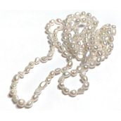 Biely prírodný nepravidelný perlový náhrdelník 160 cm, symbol ženskosti, prináša obdiv