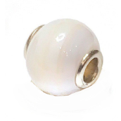 Achát biely prívesok okrúhly prírodný kameň 14 mm, otvor 4,2 mm 1 kus, poskytuje pokoj a pohodu
