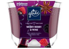Sviečka Glade Merry Berry & Wine s vôňou lesných plodov a červeného vína v skle, doba horenia až 52 hodín 224 g